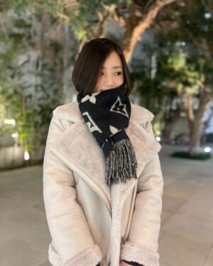 Moemi Katayama Instagram - ❄️

今年は暖冬なので油断してたけど
冬なのですよね❄️
風邪などに
お互い気をつけましょうね...☃️

#moemikatayama 

【注】
今日（雪の日）はこんな薄着ではないです。防寒一択です。