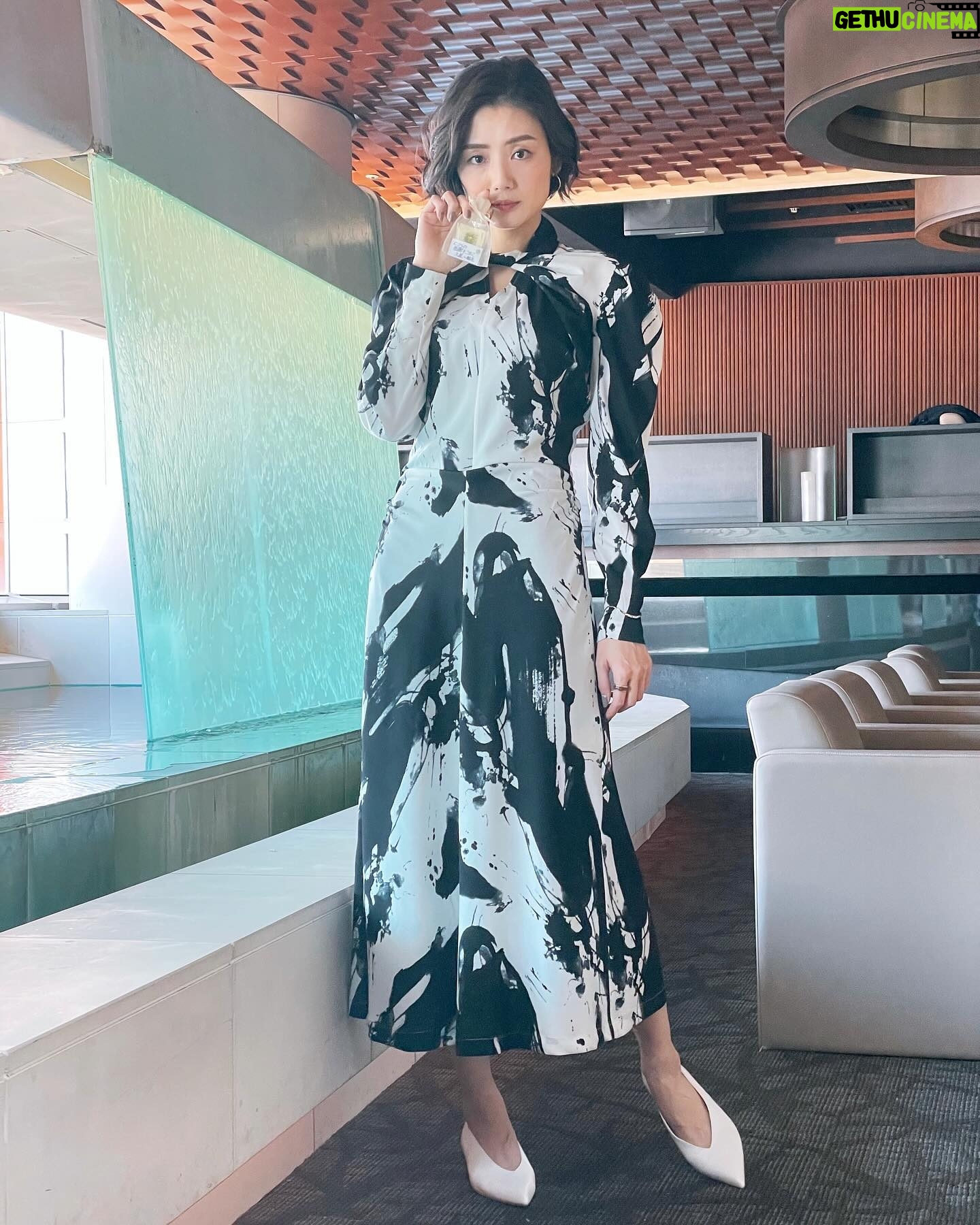 Moemi Katayama - 4.3K Likes - 🍀
この間の
#映画マッチング 舞台挨拶
にて
#土屋太鳳 さんからいただいた
四葉のクローバーのお守り
いつも周りの方を大切にしていらっしゃる
そのお心遣いに感激しています
そして太鳳さんからもらったよーって自慢🫶笑
ちなみに
4枚目の写真は
映画マッチングの中で
少し?映ってるかな?(どうだったかな?)
ポスターなのですが。
先着7組様
かなりお得に結婚式が挙げられることに...?!?!?!
なんという太っ腹な我が職場😂
スタッフさんも遊び心満載
色々なところに注目して
映画を観てもらえたら嬉しいです💐💐💐
