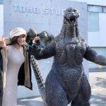 Moemi Katayama Instagram - 🏙️🌆🌃 とある作品のアフレコのため 東宝スタジオへ いつもゴジラが お出迎えしてくれます🦖✨ とある作品の情報解禁するの たのしみっ...!!! #東宝スタジオ #ゴジラ #moemikatayama