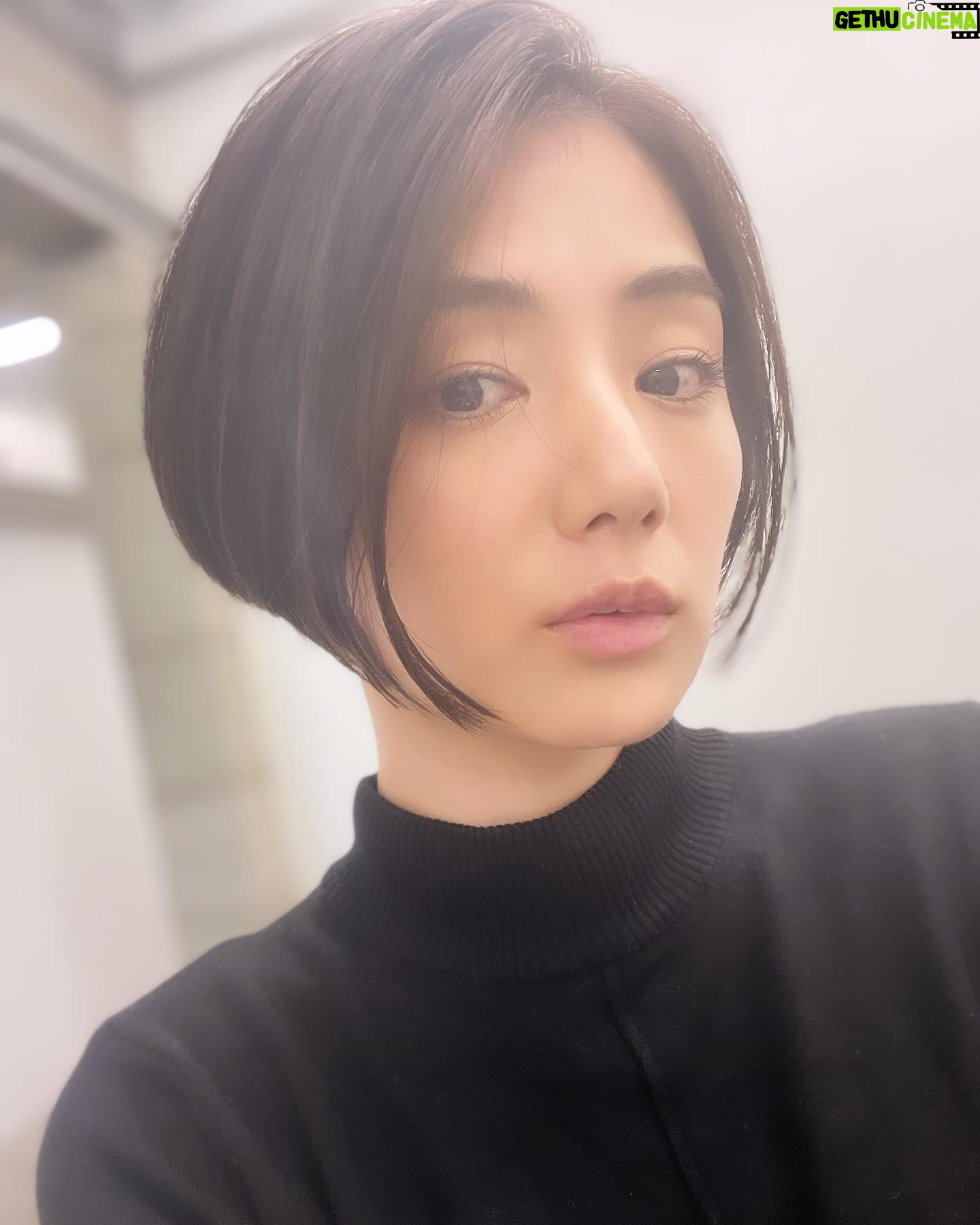 Moemi Katayama - 5.3K Likes - ✂︎💈
いつもヘアカットをお願いしている
FONS'の堀川さん🥹✨
今回もまた
サイドシルエットが美しきかな...♡
私は後ろの方にクセがあるから
それが気にならないように
いつもカットしてくださっているの🫥✨
だから休みの日は
ヘアセットしなくても綺麗なまま!✌︎
ありがとうございます!
#fons' #堀川智明 さん #表参道 #北青山 #moemikatayama