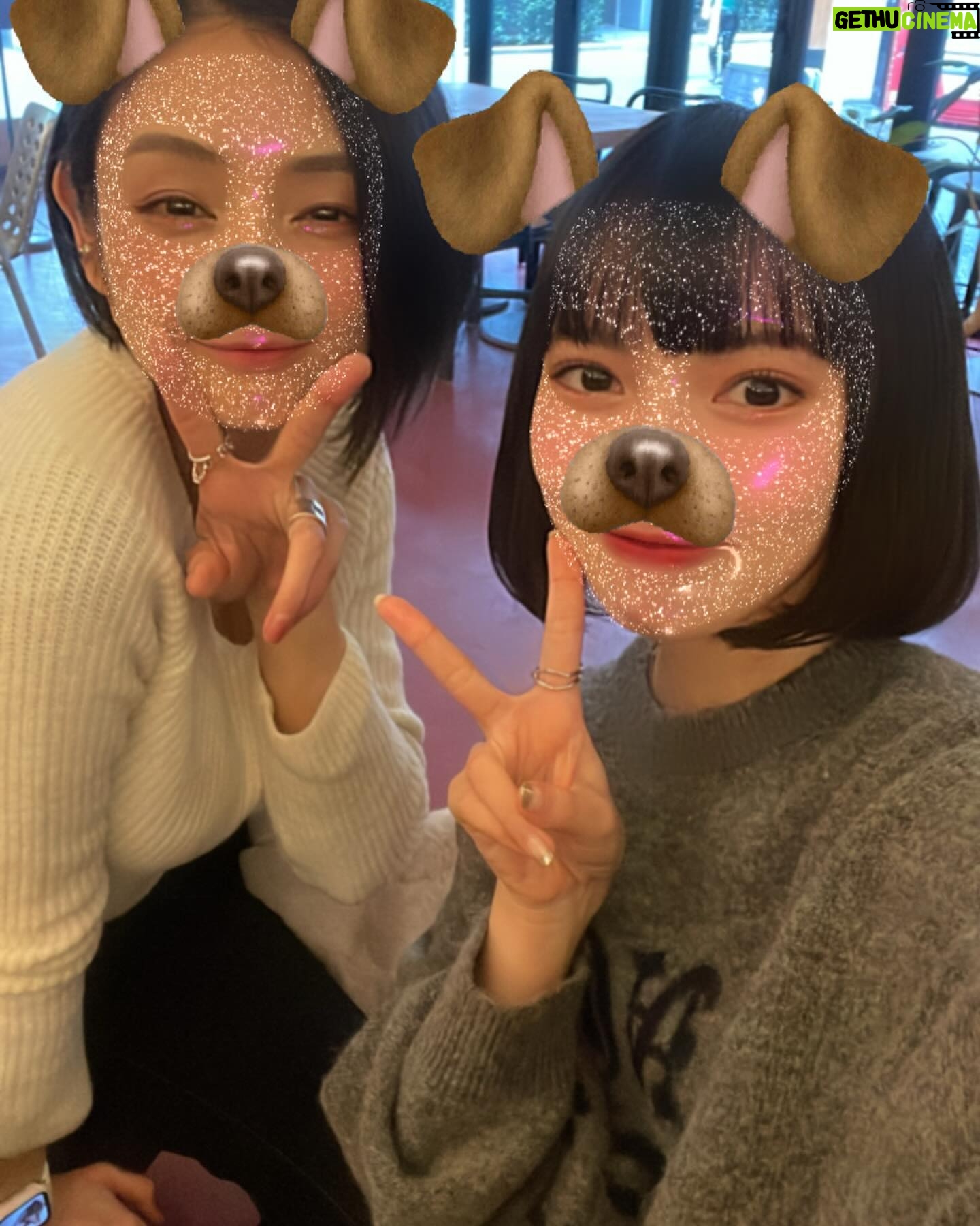 Moemi Katayama Instagram - 🍙 樹乃ちゃん( @juno1511 )とランチ🍽️ かーなーり久々にお会いしたので お互いヘアスタイルが ロングから短めになってました✌︎笑 なんか色んなことで わちゃわちゃ笑った♡♡♡ インスタの加工写真も初めてレベルなので 嬉しい🫰 あとあと MBTI診断という性格診断なるのも教えてもらったよ! みなさんは知ってた...?? #lunch #樹乃 ちゃん #moemikatayama