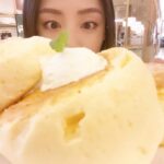 Moemi Katayama Instagram - 🥞🥞 パンケーーーーーーーーーキ🥞 1種類だけだと思うでしょう？ 2種類食べたわ 美味しすぎた🤤🤎💛 #パンケーキ　#🥞🥞