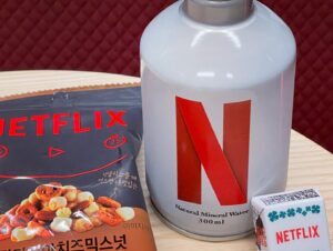 Moemi Katayama Instagram - 🎬🍿

Netflix
シティーハンターの試写に行ったら
たまたま阿見201さんと一緒でした✨

Netflixの試写室
憧れの大型ホームシアターのようなところで
リラックスして観れて
楽しかった！

シティーハンターは
4月25日
Netflix独占配信開始！
ぜひご覧ください
そして感想をぜひぜひ
教えてください♡

#netflix #cityhunter #映画シティーハンター #シティーハンター #阿見201 さん　#moemikatayama