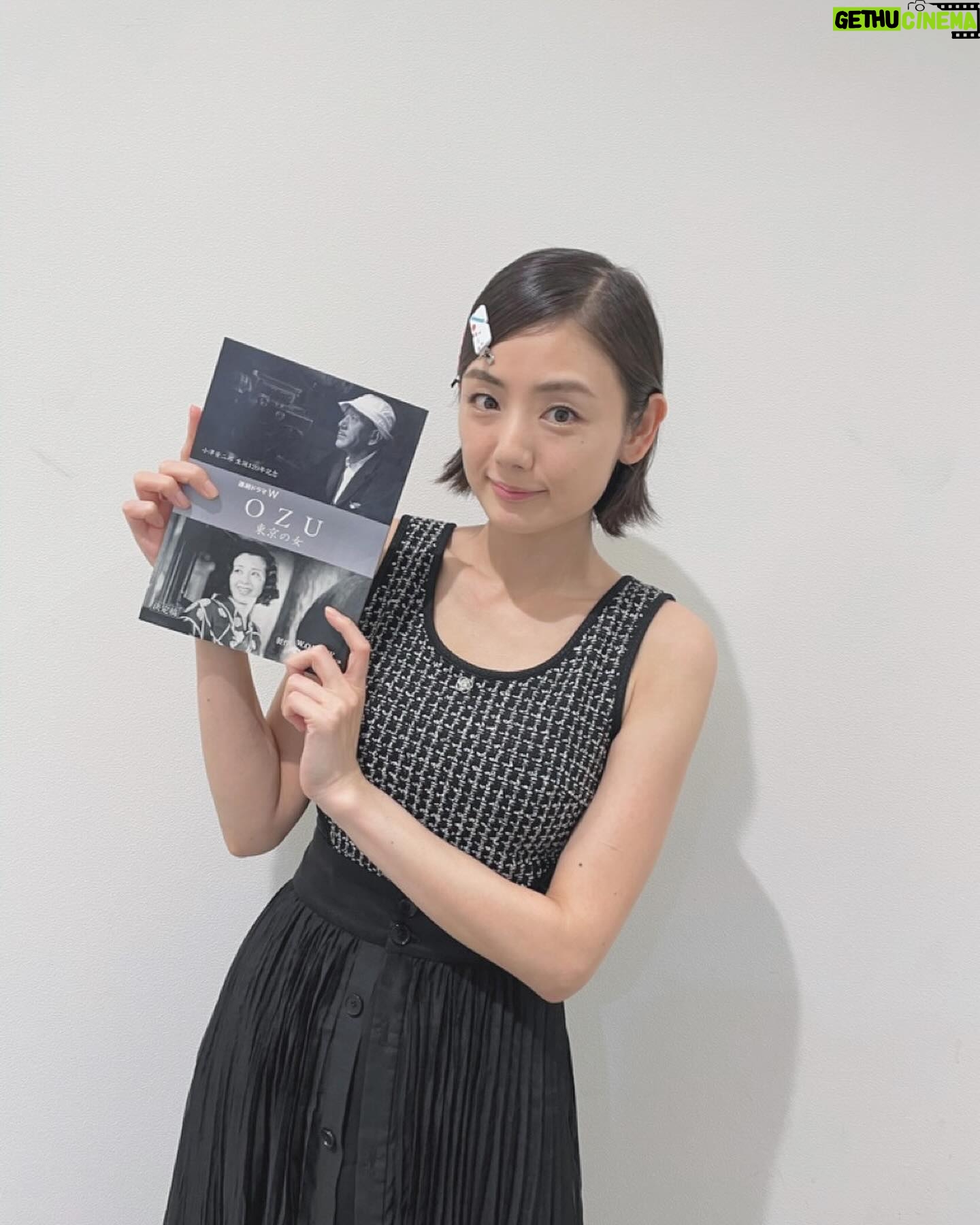 Moemi Katayama - 5.2K Likes - 🎞️
小津安二郎生誕120年記念!
『連続ドラマW OZU ~小津安二郎が描いた物語~』
第5話【東京の女】
12月10日(日)午後10時
WOWOWにて放送です📺✨
本当に少ししか出演してないのですが
小津監督のリメイク作品に関わることができて
光栄でした🎞️✨
工藤監督という新進気鋭な監督に撮っていただき
過去と未来が融合した感覚...!!
放送がたのしみ^ ^
ぜひ
ご覧ください♡
#小津安二郎生誕120年 #小津安二郎監督 #連続ドラマw #wowow #moemikatayama