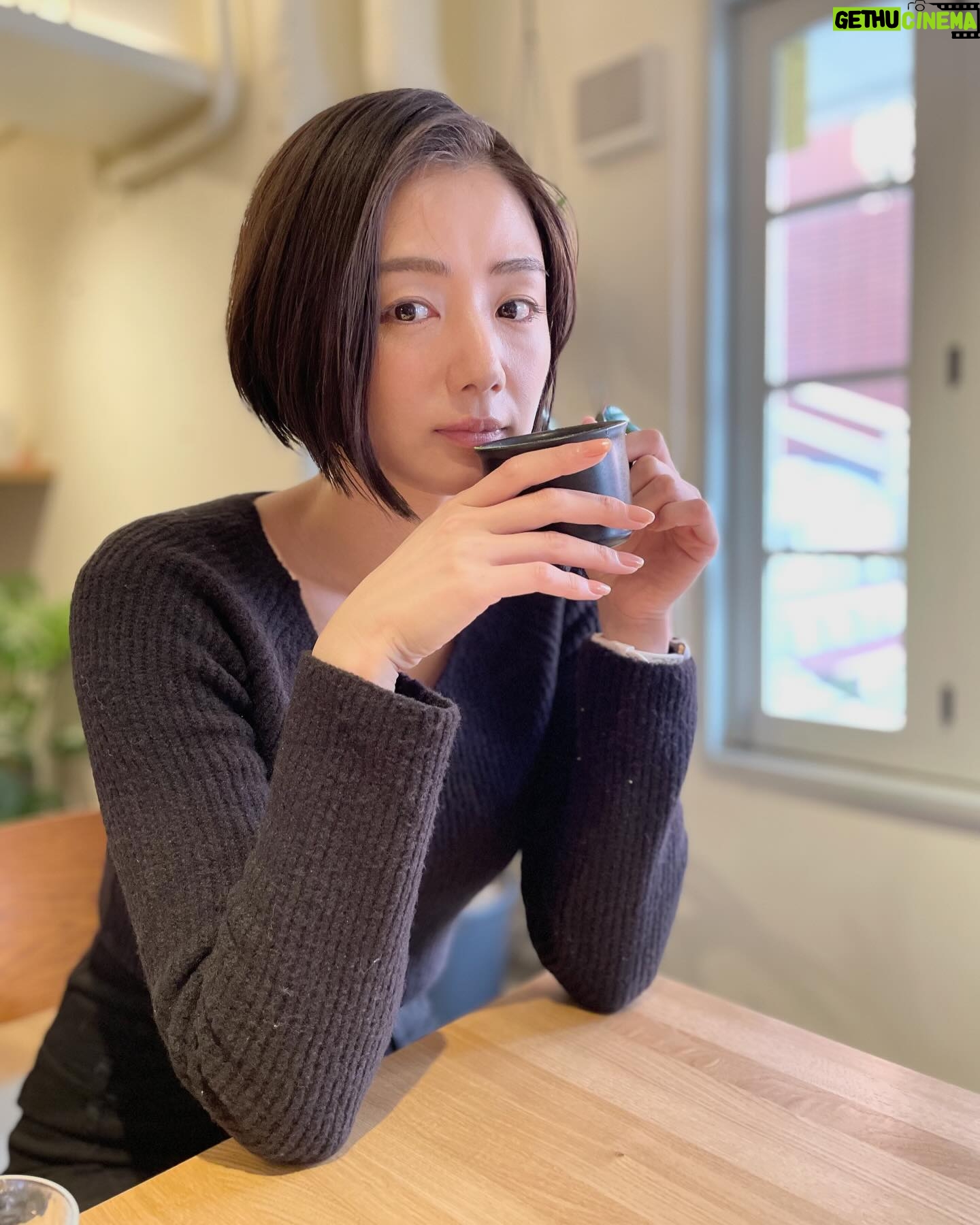 Moemi Katayama - 5.7K Likes - 🍵
撮影の空き時間に
マネジャーと抹茶時間🍵
抹茶ラテ頼んだけど
甘すぎず
上品で美味しかった
ちなみに美味しそうなパンは
マネージャーのです💚
わたし達以外のお客さんが
外国の方々っぽくて
やはり抹茶は人気なんだなぁと🥺
美味しいもんね
#matcha #moemikatayama