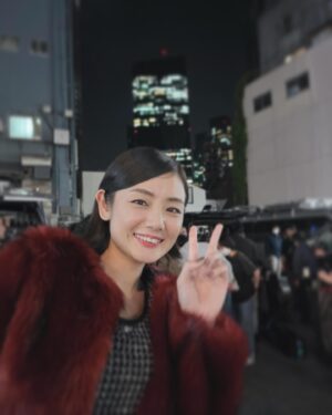 Moemi Katayama Instagram - 🎞️

小津安二郎生誕120年記念！
『連続ドラマW OZU ～小津安二郎が描いた物語～』

第5話【東京の女】

12月10日(日)午後10時
WOWOWにて放送です📺✨

本当に少ししか出演してないのですが
小津監督のリメイク作品に関わることができて
光栄でした🎞️✨
工藤監督という新進気鋭な監督に撮っていただき
過去と未来が融合した感覚...!!
放送がたのしみ^ ^
ぜひ
ご覧ください♡

#小津安二郎生誕120年 #小津安二郎監督 #連続ドラマw #wowow #moemikatayama