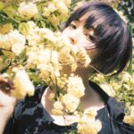 Moga Mogami Instagram - あれから3年なのにモッコウバラみると毎年思い出してる〜。 あっちゅーまだ。つい最近だと思ってたのに でも同じように花を見て思い出して送ってくれる人もいて嬉しい。 ありがとう☺️季節を感じるね @marco149 さんが臨月に撮ってくれた写真📷