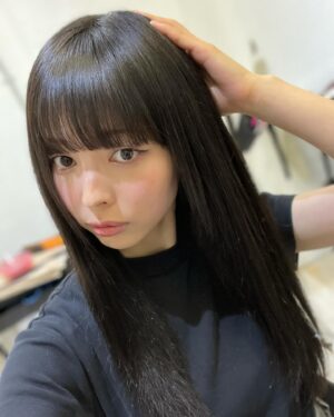 Moga Mogami Instagram - エクステつけたー！！
どうだい。
もはや誰？て私も思う。笑

しばらくしたらショートに戻ってそうです☺️笑

@upsydaisy__official 
やまきちゃん、ありがとうございました♡