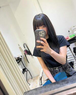 Moga Mogami Instagram - エクステつけたー！！
どうだい。
もはや誰？て私も思う。笑

しばらくしたらショートに戻ってそうです☺️笑

@upsydaisy__official 
やまきちゃん、ありがとうございました♡
