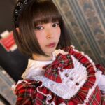 Moga Mogami Instagram – ロングな写真が多かったので、
地毛のボブな近影です。
髪伸びたよ〜。

このまま伸ばして縮毛矯正したいの。
実はめっちゃ癖っ毛だから🤣

@andromeo_official さんの撮影だったけど
普段着ない服だから新鮮でした🤤
年齢はただの数字って唱えながら挑んでた。