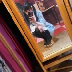 Moga Mogami Instagram – バースデーイベントがとうとう終わりました〜。
東京、福岡とお祝いしにきてくれたみなさま、ありがとう💜

この仕事を10年以上と長く続けていると
引きこもりだった自分からは想像がつかないほど
たくさんの人に出会っているんだな、と実感します。

みんながそれぞれの人生を生きて
泣いたり、笑ったり、落ち込んだり、喜んだり
ファンの子同士で恋人になって、結婚して、子どもが産まれたりして
私の人生も、みんなの人生も一部分だけでも共有できる仕事って
なかなかないし、素敵だなあ〜なんて思いました。

きっとほとんどの人が”みてるだけ”で会えてないけれど
会えた時の楽しさも味わってもらえてるなら嬉しいな。

そして、みんな幸せであって欲しい。
楽しんで帰って欲しい。何日間かは余韻に浸って
普段はなんとも思わない日々も、少し気分が上がってたりして欲しい。
私の存在が、そんな日々の彩りになれたら嬉しい。

出会った人みんながそうでありますように。