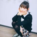 Moga Mogami Instagram – 私がよく「言葉にして伝えてくれると嬉しい」って言うのは
それをしなければいけない、とか無理強いしたい訳じゃなく
もしどんなに好きでいてくれても
それって言葉にしないと1ミリも伝わらないから
もし伝わって欲しいと思ってくれているのなら
伝えてくれないとわからないよーってことでした!
自分の気持ちは隠したいとか
伝わらなくていいって思うのならそのままで大丈夫です!
応援の仕方というのは人それぞれやりたいように、が大前提だと思うんです。
だから私はそこに関して気にしないから
伝えないから申し訳ないなんて思わないで欲しいです🙏
こうしてくれたら嬉しいな、ってことは
それをしなかったからといって恨むとか嫌になる訳じゃないので☺️
察するのって友だちや家族でさえ難しいし
相手の意思とは逆に思い込んで
悪い方向に考えてしまったりしますしね。
なので私はしつこいと思われようと
「全部読んでるよ」というのと
「いつもありがとう」は伝えていきます!