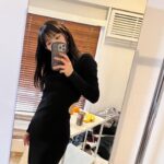 Moga Mogami Instagram - この日はカラコンなしの裸眼で アイメイクもめちゃくちゃ薄めの撮影でした。 (サロペの方は完全にアイメイクなし) やっぱりメイクって装備って感覚があるから 裸眼だとものすごく目つきが鋭くなるし データあがってくるのが怖いような、新たな最上もがになるのか お楽しみに…！ 今日は雨で寒かったね。 早く晴れてほしいな