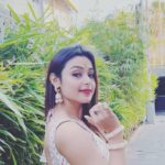 Mokksha Instagram - Soon with a new Tamil film🤞🏻🥰✌🏻 Revealing soon #mokksha #born #queen #parrot #green #sari #love #tamil #film #ramamraghavam #teaser #launch #chennai