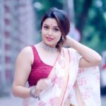 Mokksha Instagram – Whatever happens yet I will reach out to my destination for sure !!!!
Captured by @pbstudiosofficial @peebee_90 @ss.creationphotographyfilms 
Edited by Me
Wearing @studiobhumbro 
Makeup n hair @makeupartist__bikuboy07 
#mokksha #born #queen #contrast #audiovisual #tamilsong #bong #backdrop #favorite #song #96 #emotions