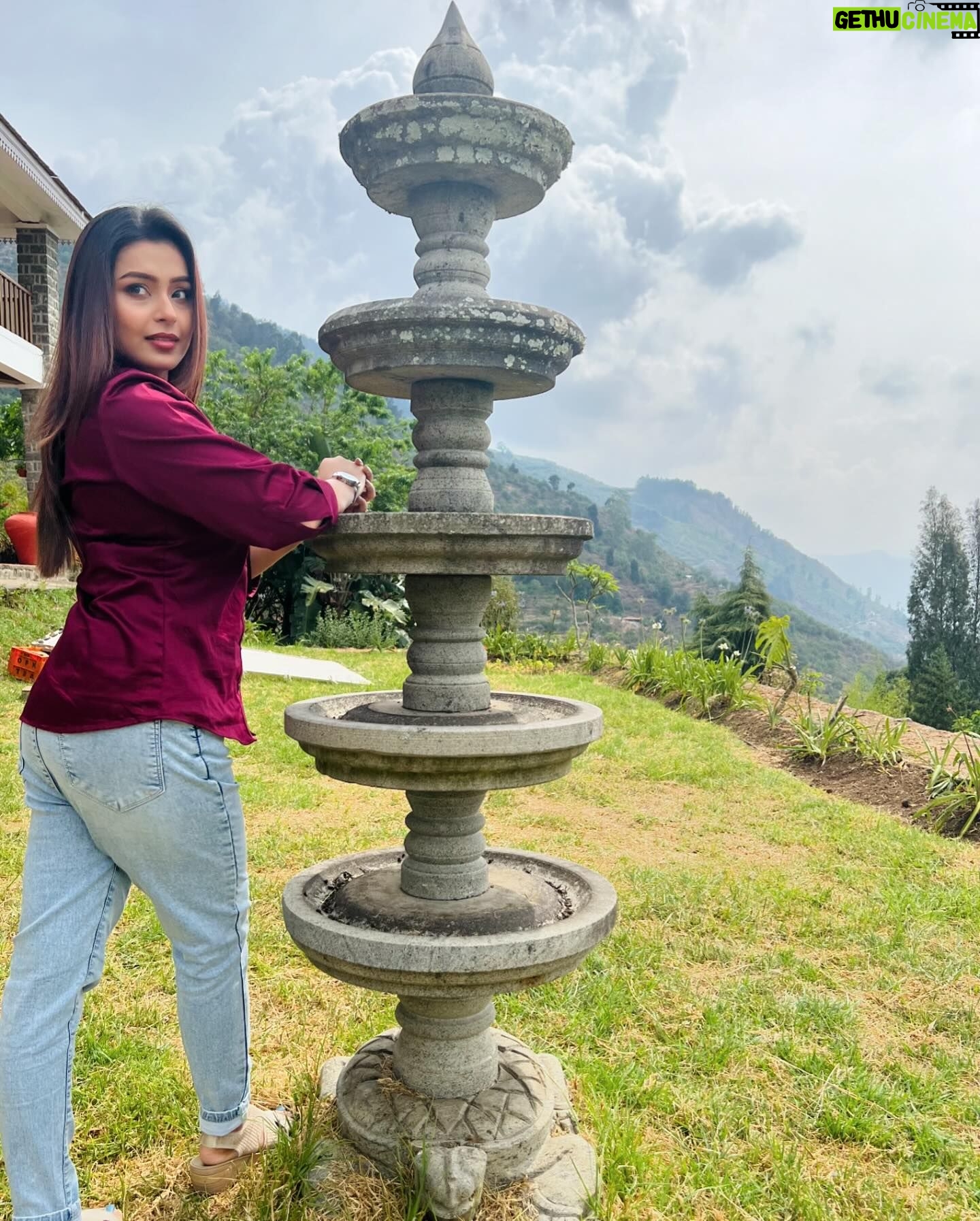 Mokksha Instagram - I am the Colour of my own canvas 😋😄 Captured by @frosh.ambitious Makeup and hair @bercy_alex #mokksha #born #queen #kodaikanal #diaries #tamil #film #nature #lover
