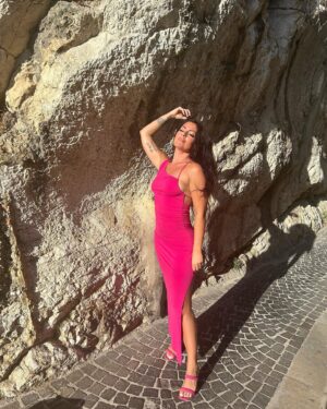 Molie Pasqualini Instagram - Bonjour ☀️🌸 c’est quand j’avais mes lèvres défoncées à Marseille 🤣🤣😳