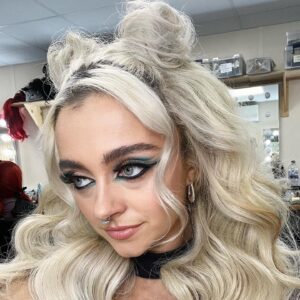 Mollie Gallagher Instagram - Thank you so so much to everyone who voted for us on Sunday ❤️
Hair- @charliewilkinsonhair 
Makeup- @nikkihughesmua
Tan- @thetanexpert @fakebake_uk