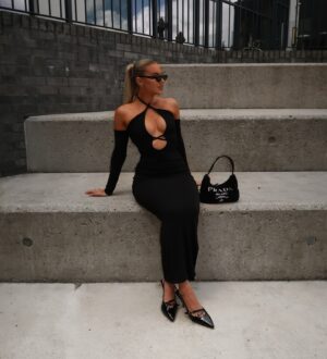 Mollie Salmon Instagram - All black moment @raganddoll 😎