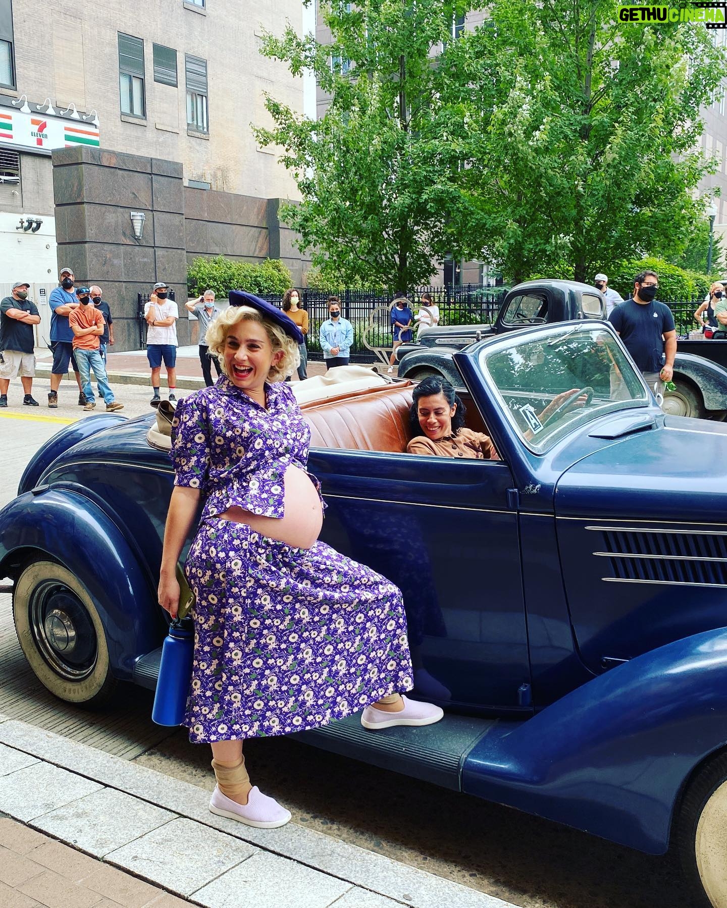Molly Ephraim - 2.8K Likes - How to wear one dress, several ways!
📸1 & 2: July 19th
📸3 & 4: Sept 21st
