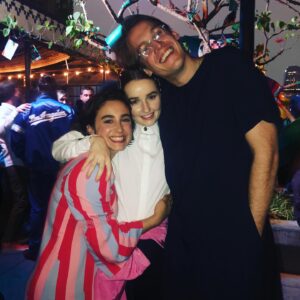 Molly Ephraim Instagram - My dear weirdo @kaitlyndever is SO GOOD in the TERRIFICALLY FUN movie @booksmart. It’s an instant classic and I couldn’t be prouder! See it! Oh, PS. In the 4th slide she’s dancing with a tiny hot dog smothered in mayo. 😍