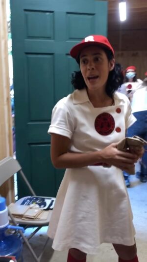 Molly Ephraim Instagram - also happy one MONTHIVERSARY to @leagueonprime being out in the world. love you, my sweet peaches 🥹🍑💕 vid from right before i got wedddddded up