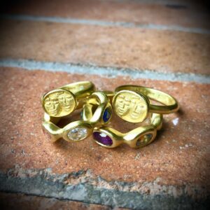 Molly Ephraim Instagram - ✨LIFE!✨

on 9/12/21 i married the most spectacularly beautiful person in front of our family. we feel grateful, joyful, and excited— we can’t wait to meet our newest addition & welcome our daughter this november! 🐛

🐚our dream rings were made by friends and rhode islanders [like the groom!] @rformstudio, and we also wore their amazing teardrop jewelry on the big day; we’re so grateful for their artistry and friendship! 🌼

🌸& our guests received “rainbow adhesion” vases from fantastic philly-based [like the bride!] ceramics company @feltandfat as a token of our appreciation for their support.

🥂