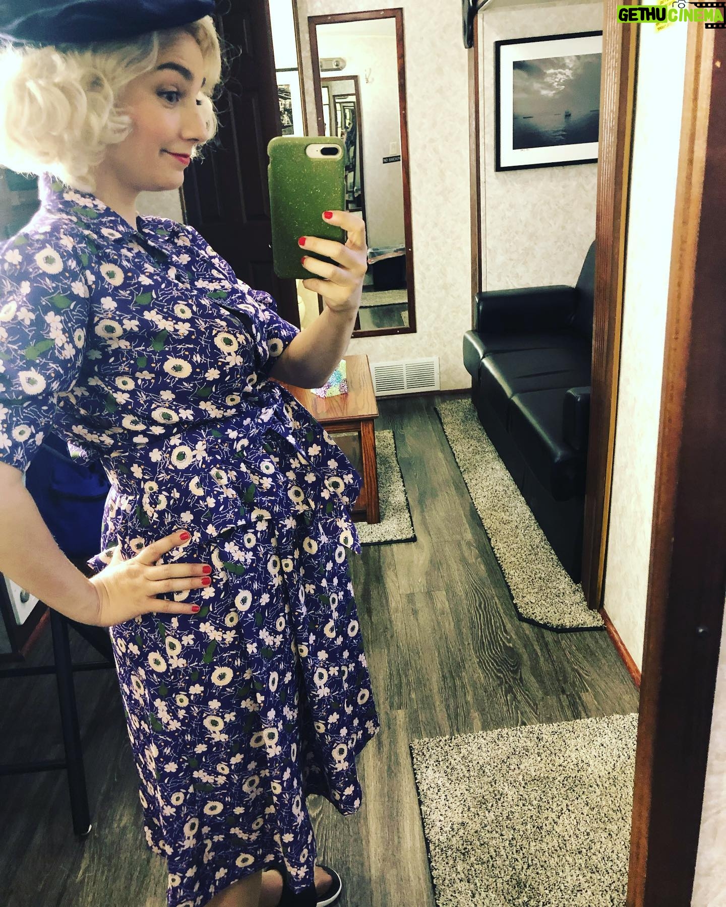 Molly Ephraim - 2.8K Likes - How to wear one dress, several ways!
📸1 & 2: July 19th
📸3 & 4: Sept 21st