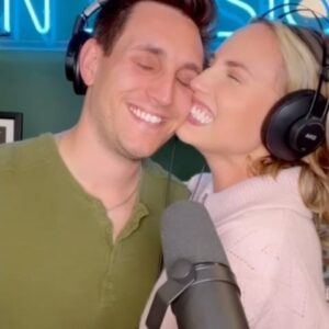 Molly McCook Instagram - As my Mother-In-Law would say… “Get a room”. ❄️
Enjoy our cover of @ingridmichaelson & @jason_mraz Christmas Valentine 🎄💋

#christmas
#cover 
#christmasvalentine 
#music