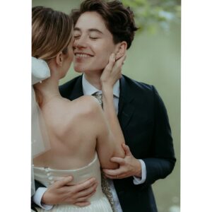 Molly Bernard Instagram - SAY GAY! THIS IS WHAT GAY JOY LOOKS LIKE! THIS IS WHAT A GAY WEDDING LOOKS LIKE! THIS IS GAY SHIT! GAY TO THE HIGH HEAVENS! HOW LUCKY AM I THAT I MET THE LOVE OF MY DANG GAY LIFE?!?!?!?! GAY GAY GAY EVERY GAY DAY I’M GAY !!!! @flgovrondesantis @rondesantisfl @visitflorida GAY GAY GAY GAY GAY GAY 🎉👭🎉👏💕✨❤️🥂💃💄💅👯👯‍♀️👯‍♂️👩‍❤️‍💋‍👩💏👩‍👩‍👧👩‍👩‍👧‍👦🌈🌈🌈🌈🌈🌈🌈🌈🌈🌈🌈🌈🌈☁️🌈☁️☁️☁️☁️🌈🌈🌈🌈🌈🌈🌈🌈🌈🌈🌈🌈🌈🌈🌈🌈🌈🌈🌈🌈🌈🌈🌈🌈☁️🌈☁️☁️☁️☁️☁️☁️☁️☁️☁️☁️☁️💥💥🌈💥🌈🌈💥🌈💥🌪🌪💥🌈☄️☄️💥💫💥💫🌈🌈🌈🌈🌈🌈GAY!