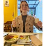 Molly Bernard Instagram – Another trip around the sun 🌻🌞