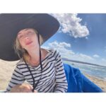 Molly Bernard Instagram - eyes wide shut on honeymoon in Greece