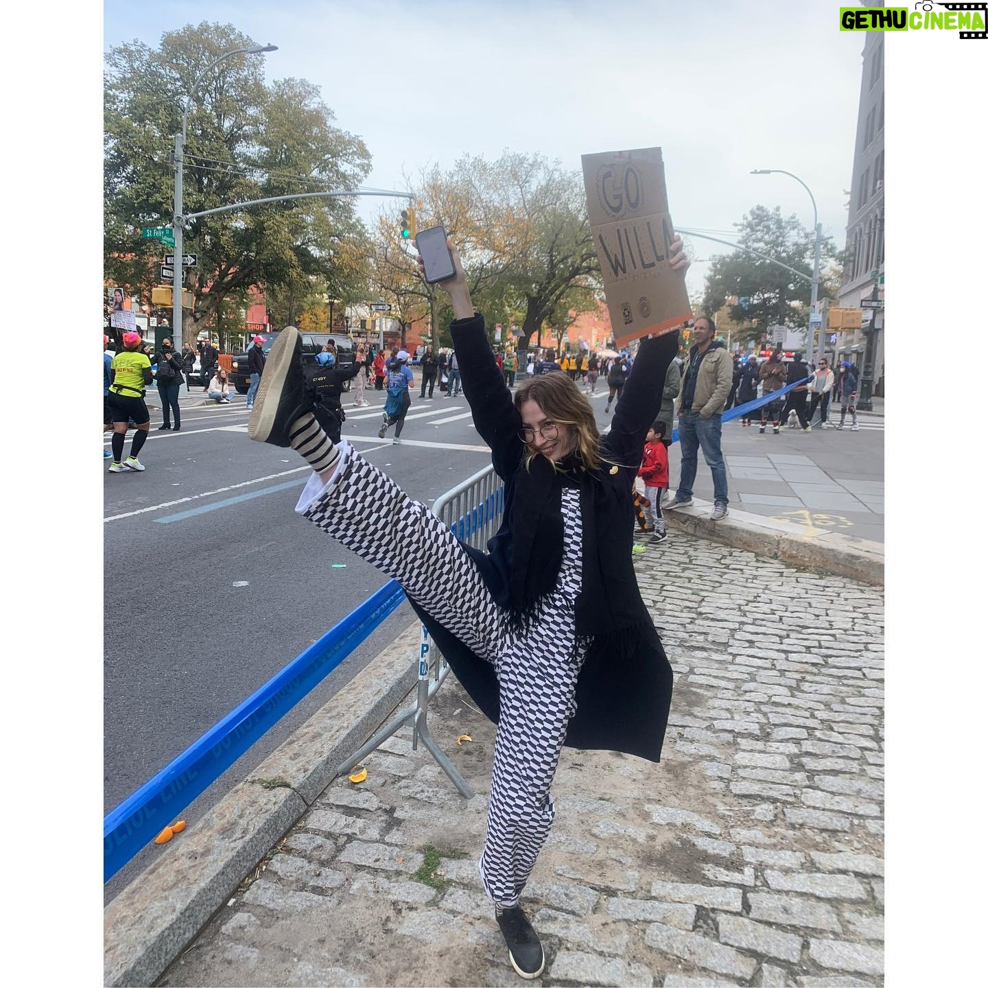 Molly Bernard Instagram - WILLA RUNS MARATHON, AGAIN!