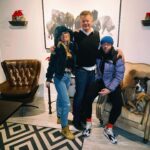 Molly Burnett Instagram - Happy holidays ♥️🎄 Love, The Burnett’s 🥂