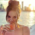 Molly Burnett Instagram - 🥃🥂 to the NFL bein back baby 🏈