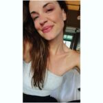 Molly Burnett Instagram - Grateful! Let’s make it a good week 💖🤍 #dundun