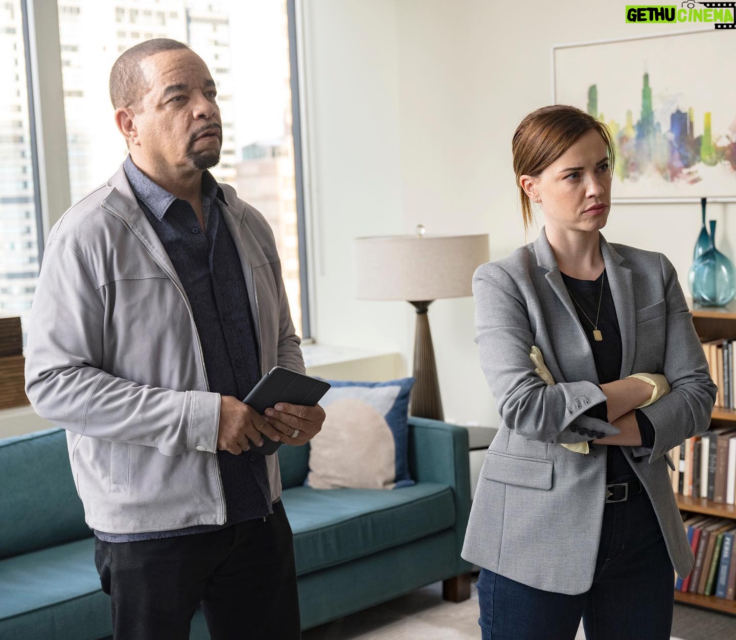 Molly Burnett Instagram - 🎶 You wanna journey through hell? Well shit gets hot 🎶 @icet See y’all tonight #dundun @nbclawandorder @wolfentertainment