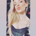 Molly Burnett Instagram - Happy holidays ya filthy animals 😚🥂✨💝