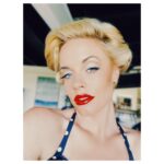 Molly Burnett Instagram - #tbt some character study 🪄