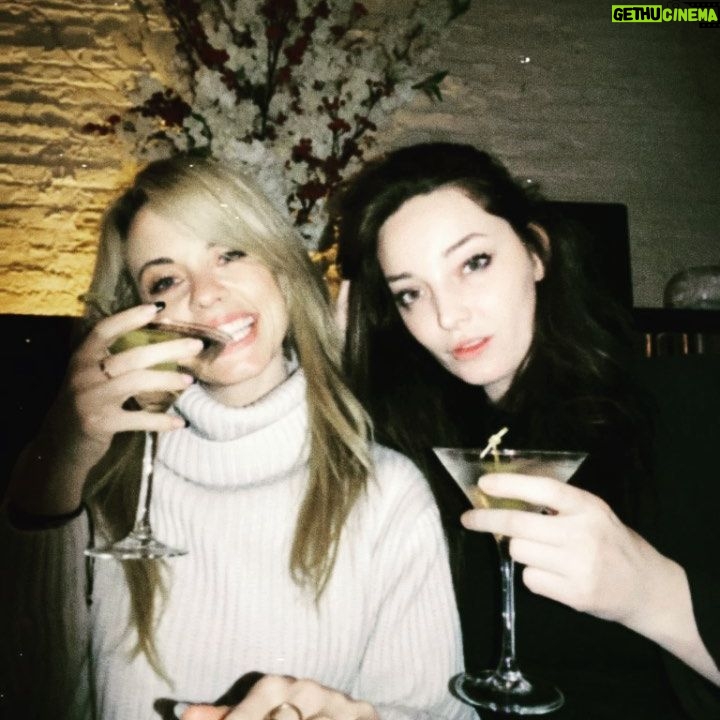 Molly Burnett Instagram - HAPPY BIRTHDAY TO MY SWEET KNOCKOUT TALENTED SUPERSTAR FRIEND @emmadumont !!!!! Martinis & Cake when we wrap today pls & thank u 🖤🖤🖤