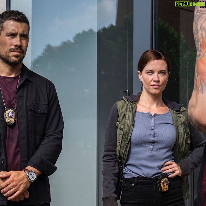 Molly Burnett Instagram - You ready slime? @octaviopisano We’ll see y’all tonight 🚨 #dundun @nbclawandorder @wolfentertainment