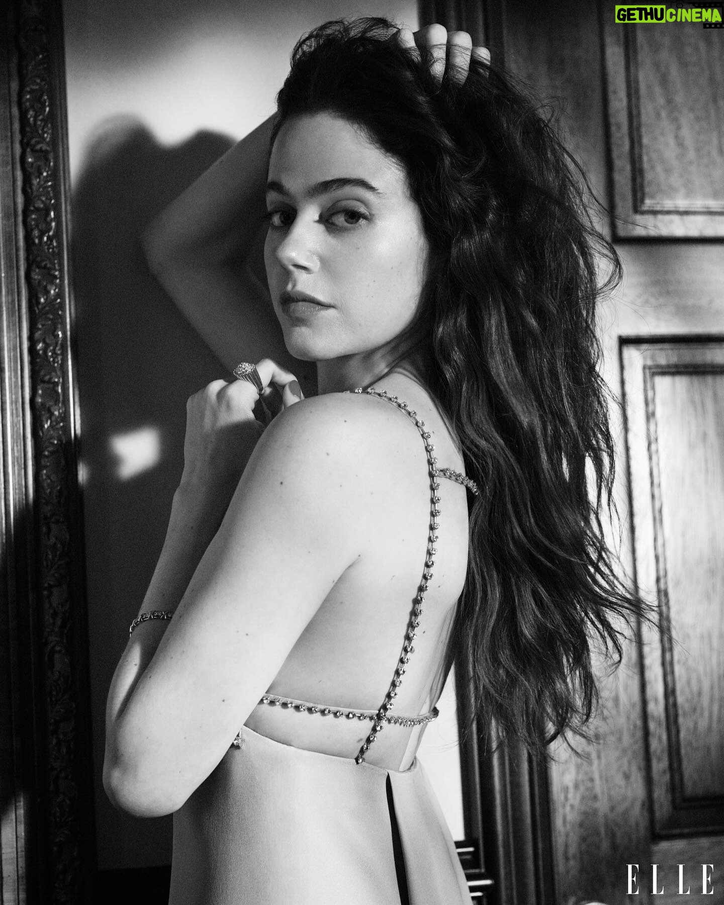 Molly Gordon - 30.5K Likes - thank you @ninagarcia @elleusa ❤️
