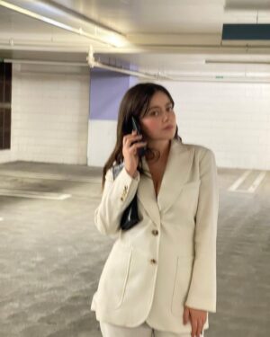 Molly Gordon Thumbnail - 26.3K Likes - Top Liked Instagram Posts and Photos