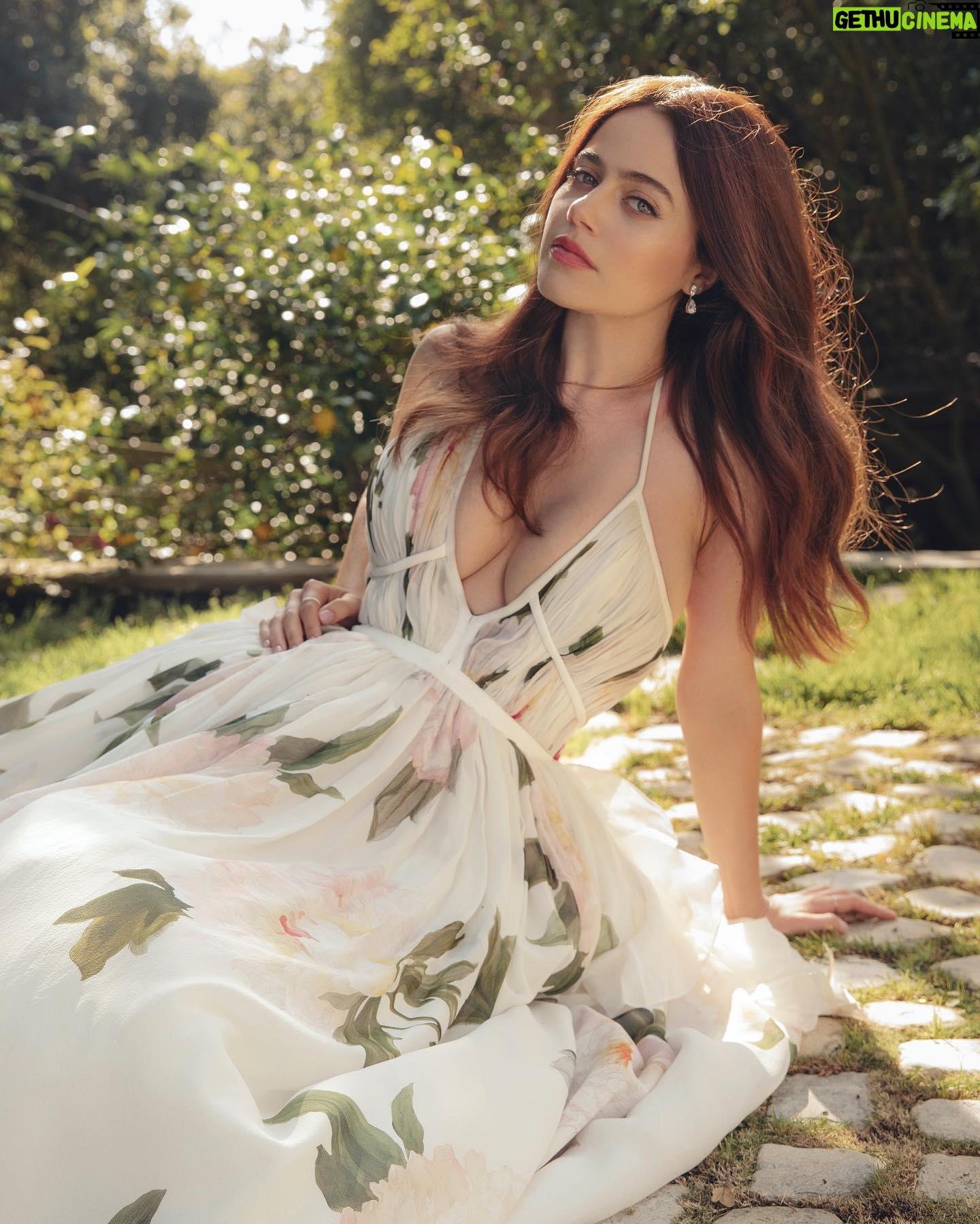 Molly Gordon - 38.7K Likes - very candid photos @vanityfair