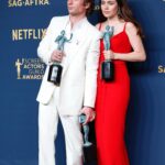Molly Gordon Instagram - So honored to be a part of this cast. Thank you @sagawards @thebearfx @miumiu @martinkatzjewels @eliastahan ❤️