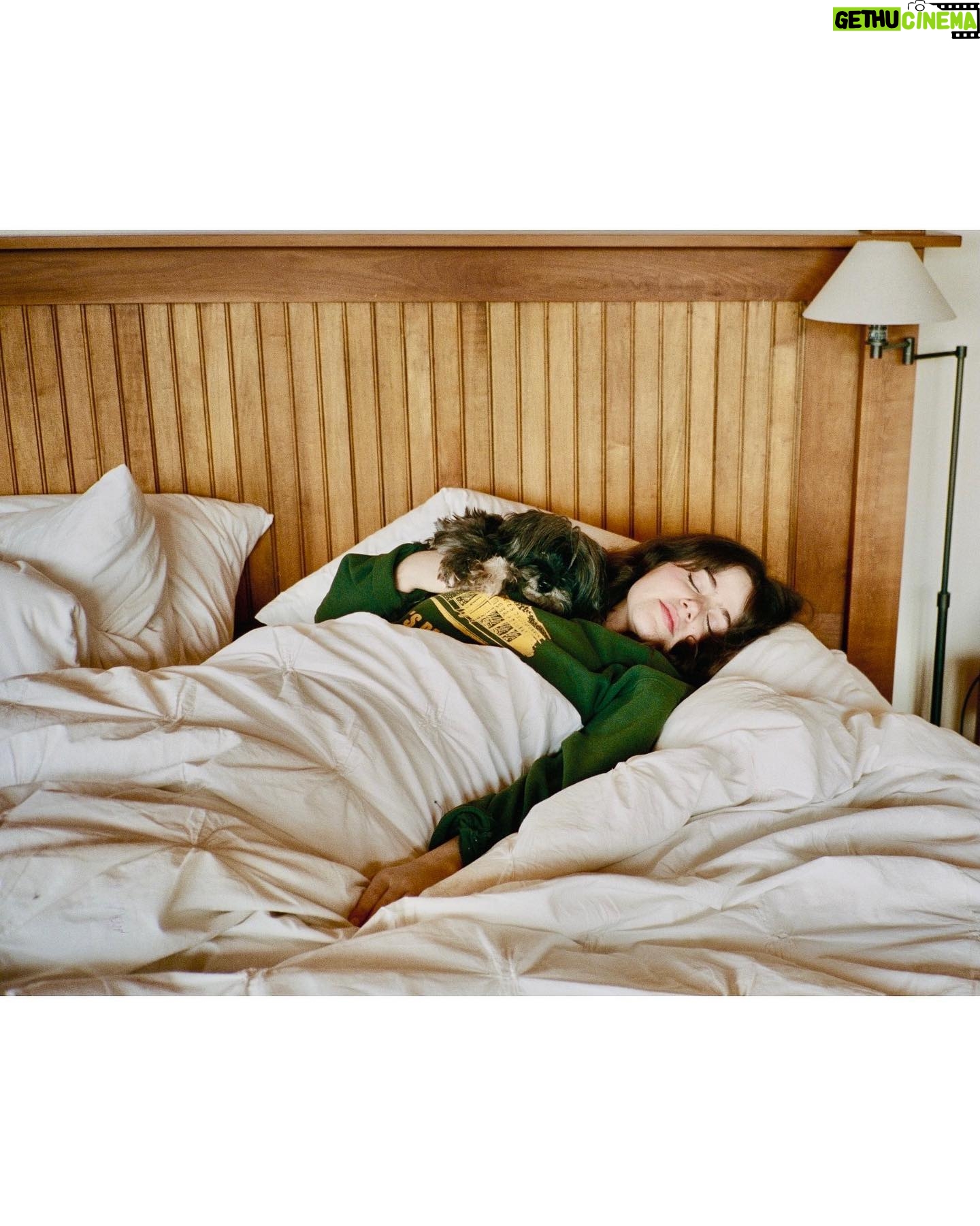 Molly Gordon - 22.6K Likes - Top Liked Instagram Posts and Photos
