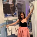 Molly Gordon Instagram - bathroom caucus #mypitz #bradspitz