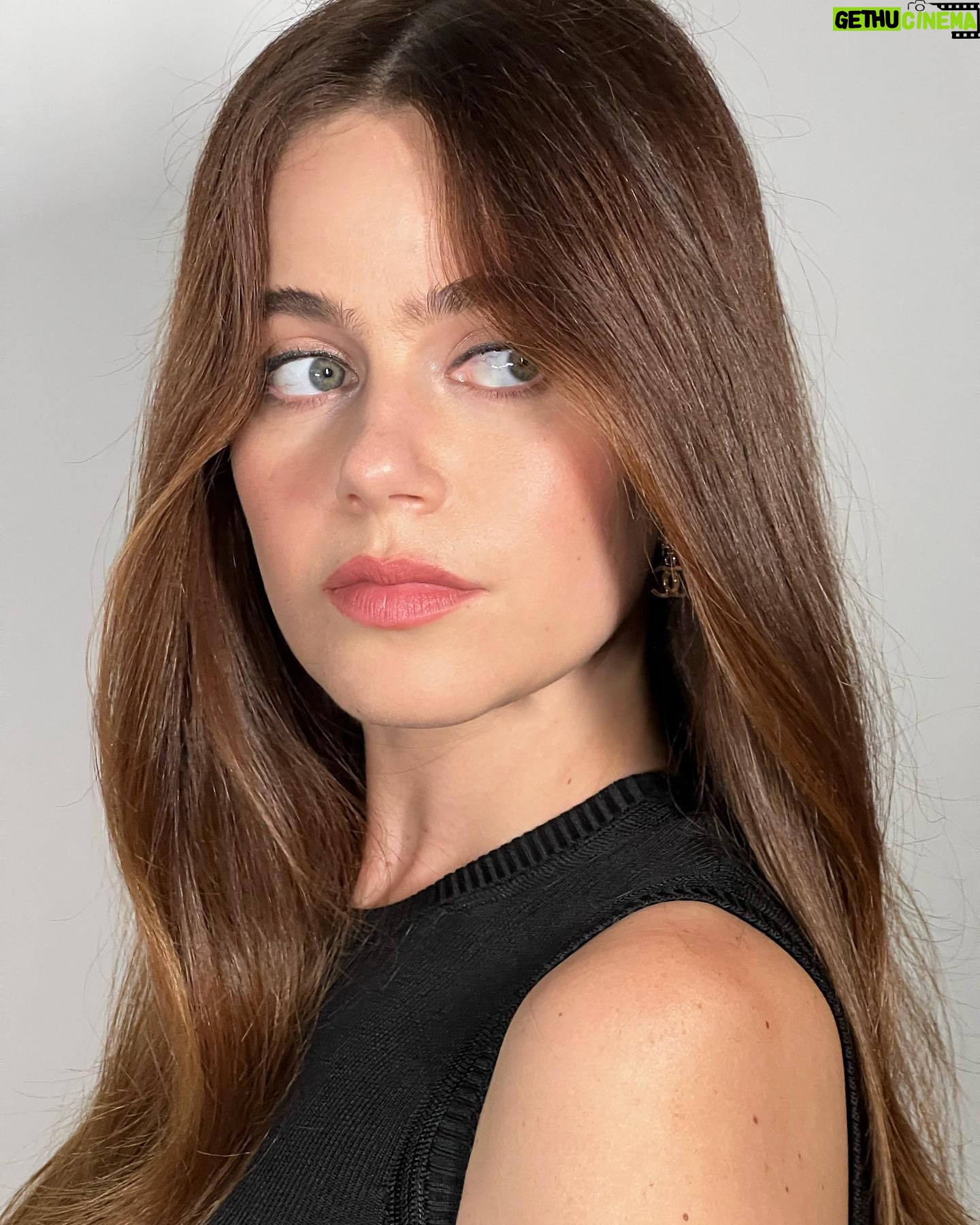 Molly Gordon - 42.7K Likes - 🧙♀️ @chanelofficial