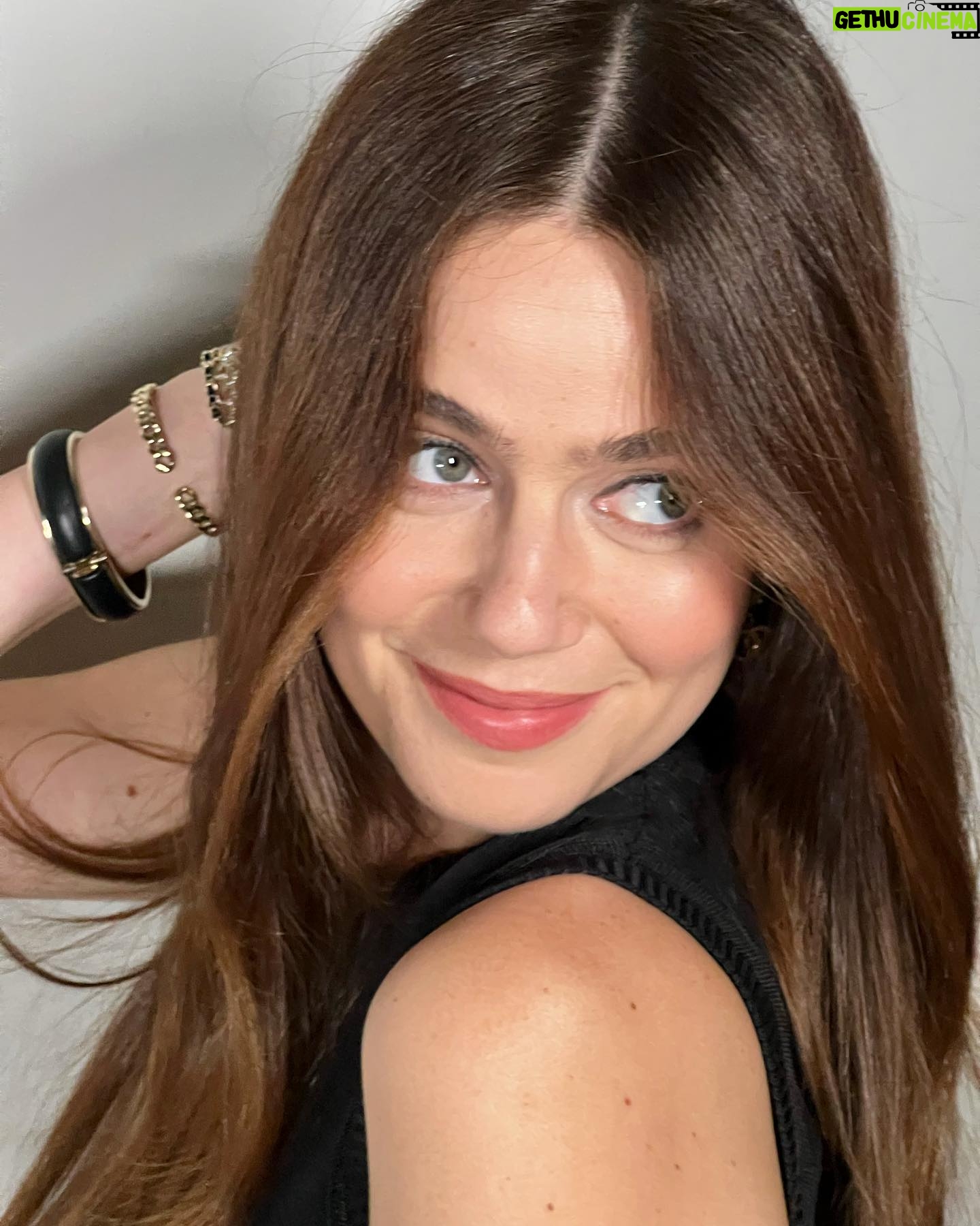 Molly Gordon - 42.7K Likes - 🧙♀️ @chanelofficial