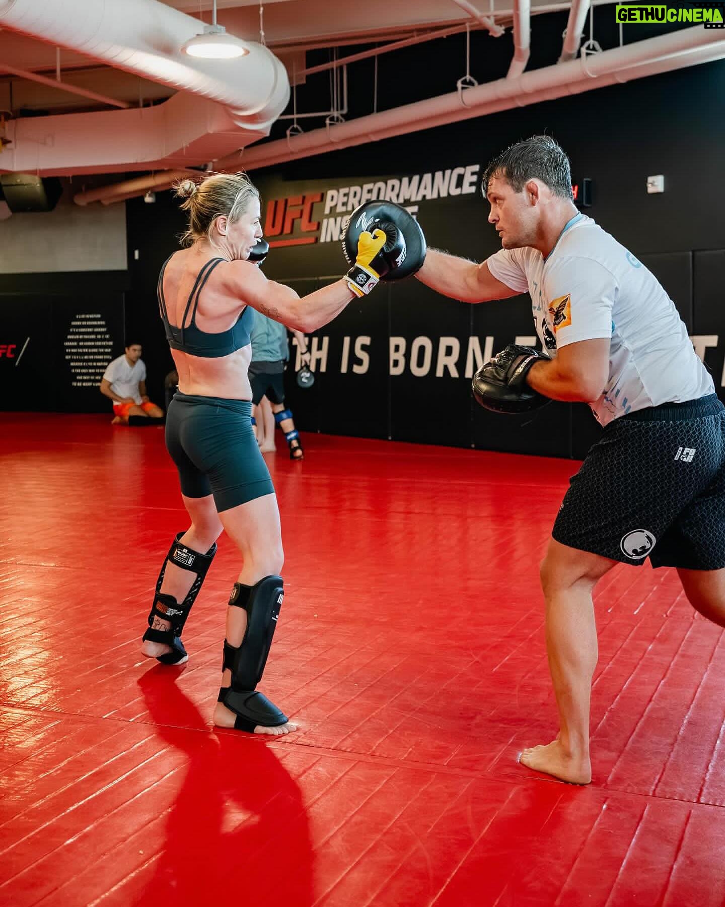 Molly McCann - 15.8K Likes - Fight week has begun .. 115 debut pending 📸 @zacpacleb